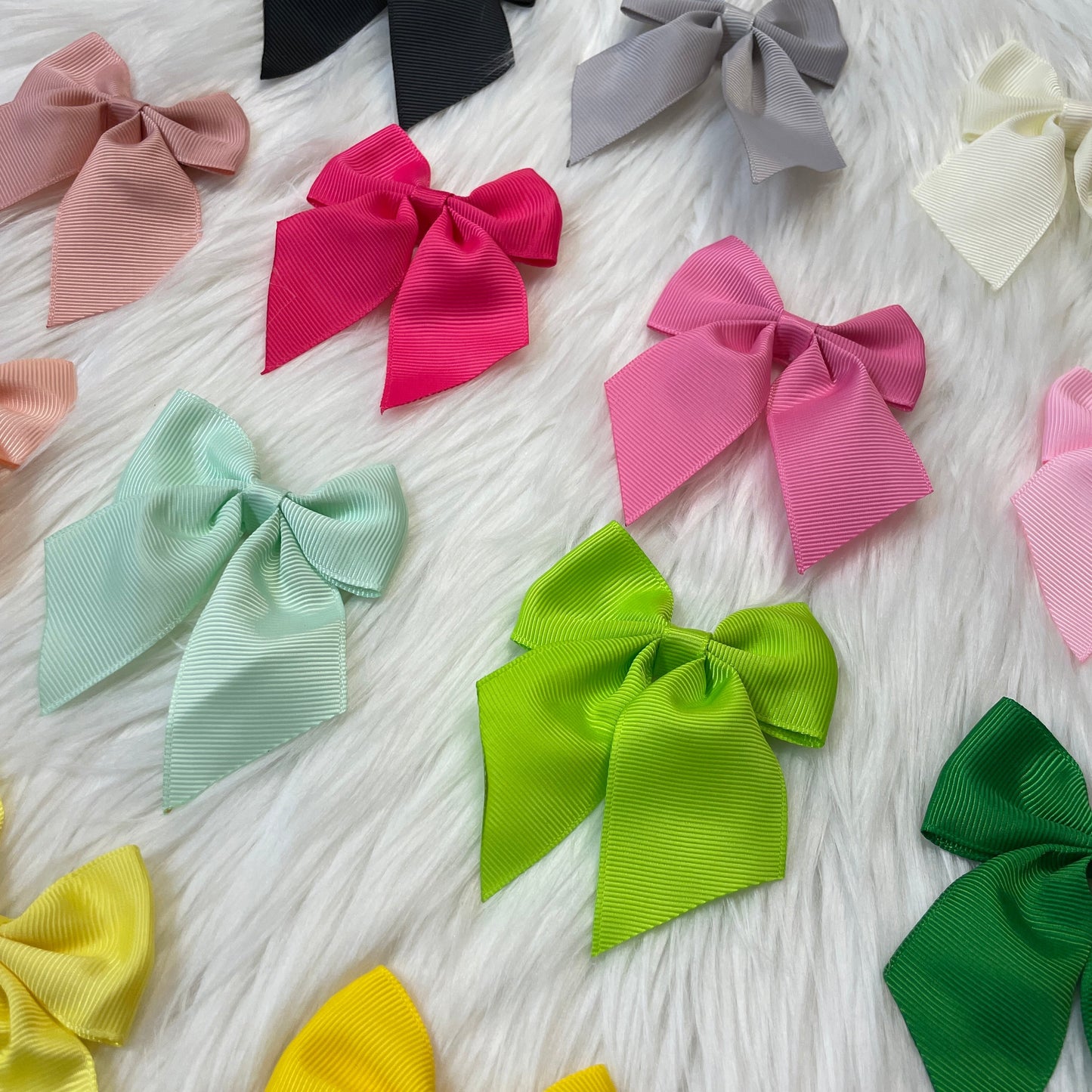 Dainty Grosgrain Ribbon Hair Bow on Alligator Clip